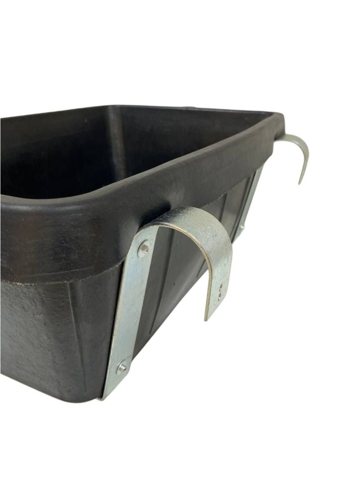 Кормушка / поилка резина подвесная усиленная с металлическим креплением, каучук 7 мм, 30 л., Китай