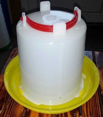 Мирагро: Поилка вакуумная с ручкой, 2 л