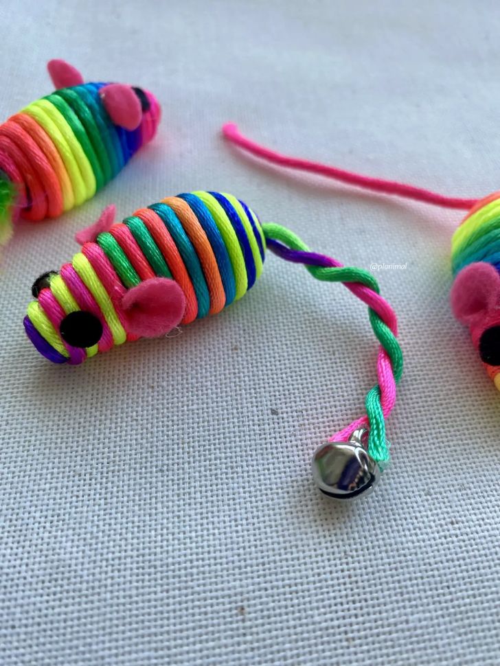 Triol: Набор игрушек для кошек "Активная игра 1", 3 радужные мыши 5 см, 22141030