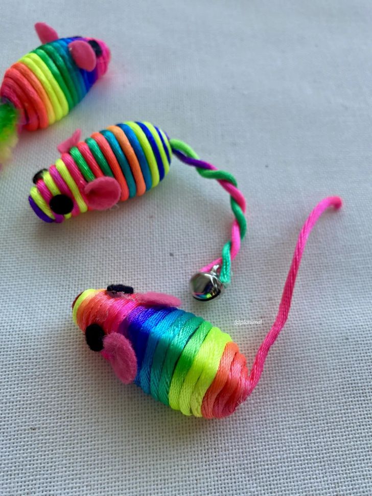 Triol: Набор игрушек для кошек "Активная игра 1", 3 радужные мыши 5 см, 22141030