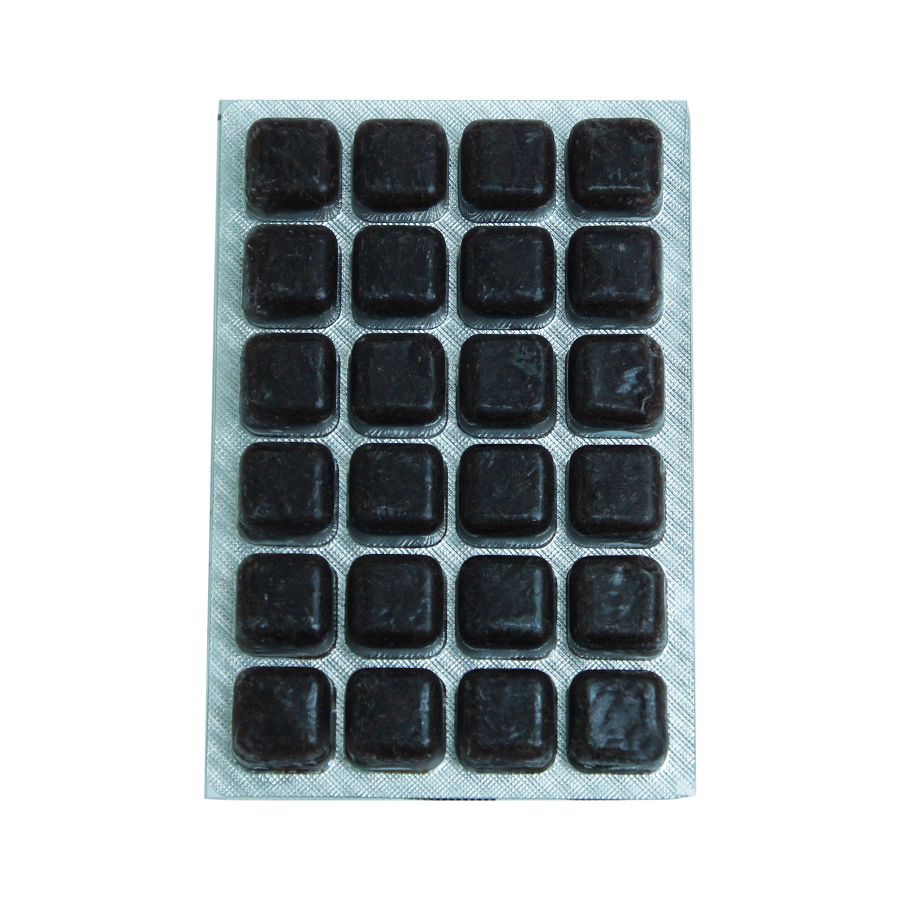 Аква Меню "Мотыль мелкий" 100 гр. свм корм для рыб (блистер)