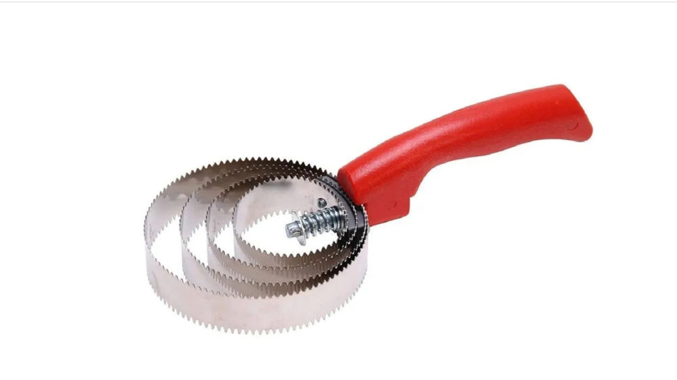 Скребница спиральная для лошади, коровы, овцы, козы, а также крупных собак, металл, пластиковая ручка, 23*10,5,*6 см, Китай 