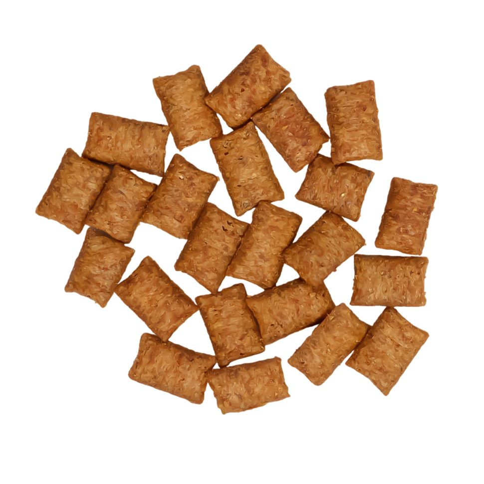 Лакомство Monge Gift Sterilised для стерилизованных кошек "Хрустящие подушечки с начинкой" с уткой и клюквой 60 гр.