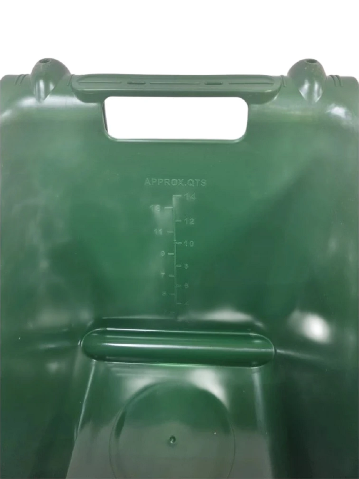 Кормушка / поилка пластик подвесная с ручкой, усиленная 14 л., D дня 20-22 см, D верха 27-28 см, h 27 см, толщина пластика 5 мм, Китай