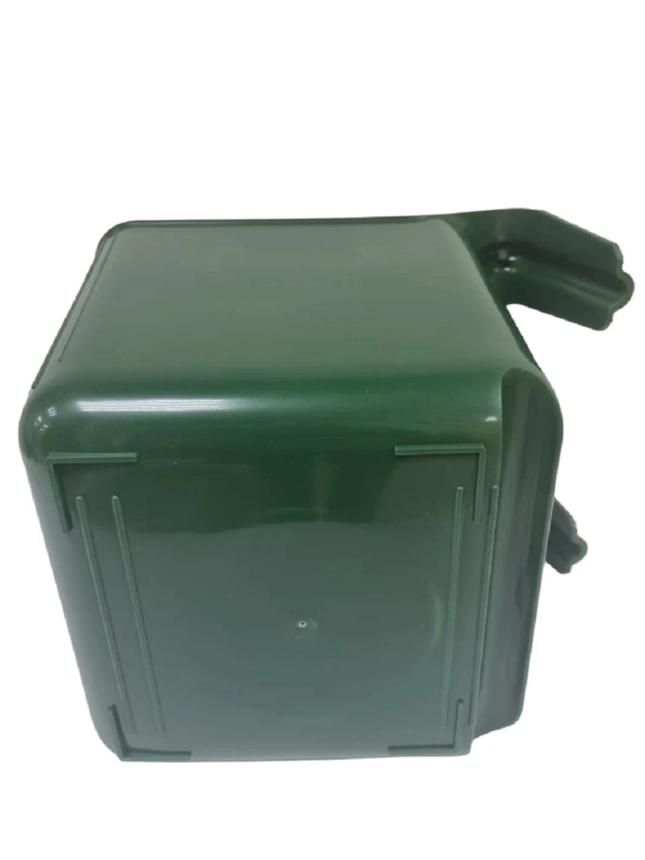 Кормушка / поилка пластик подвесная с ручкой, усиленная 14 л., D дня 20-22 см, D верха 27-28 см, h 27 см, толщина пластика 5 мм, Китай