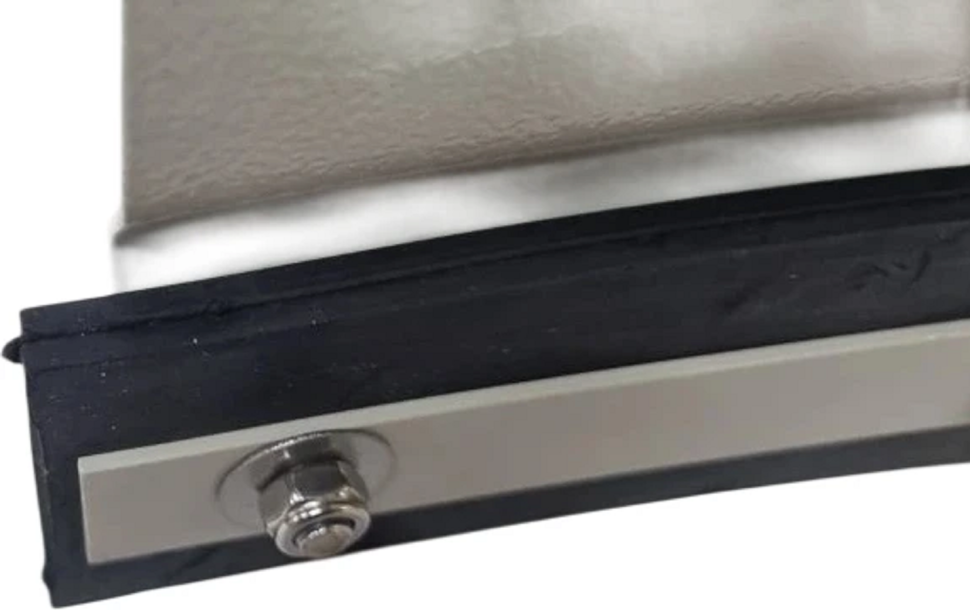 Скребок для твердого и жидкого навоза, полукруглый 66  х 15 см, резина 7,5 см толщиной, Китай