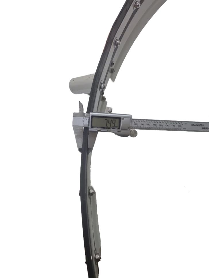 Скребок для твердого и жидкого навоза, полукруглый 66  х 15 см, резина 7,5 см толщиной, Китай