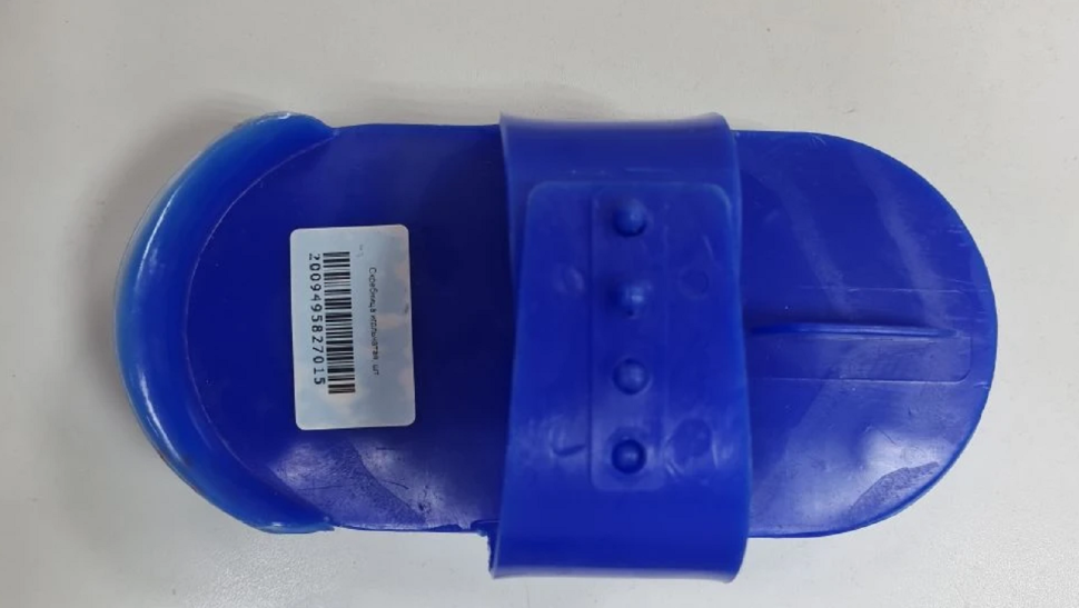 Скребница пластиковая для лошадей и коров, пластик, 18*9*7см, Китай