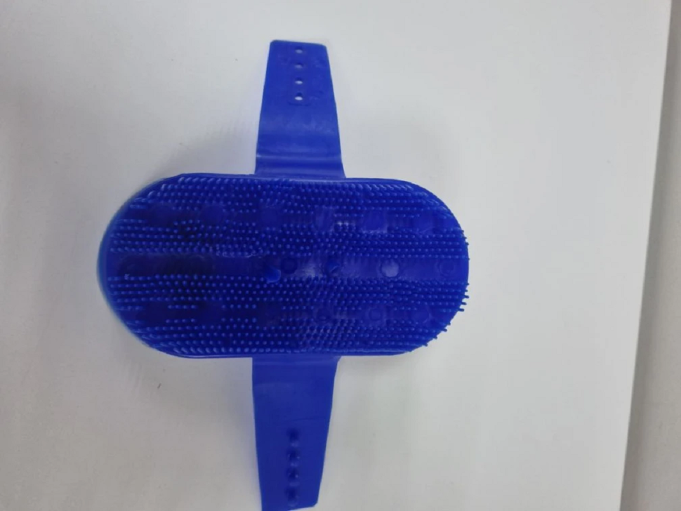 Скребница пластиковая для лошадей и коров, пластик, 18*9*7см, Китай