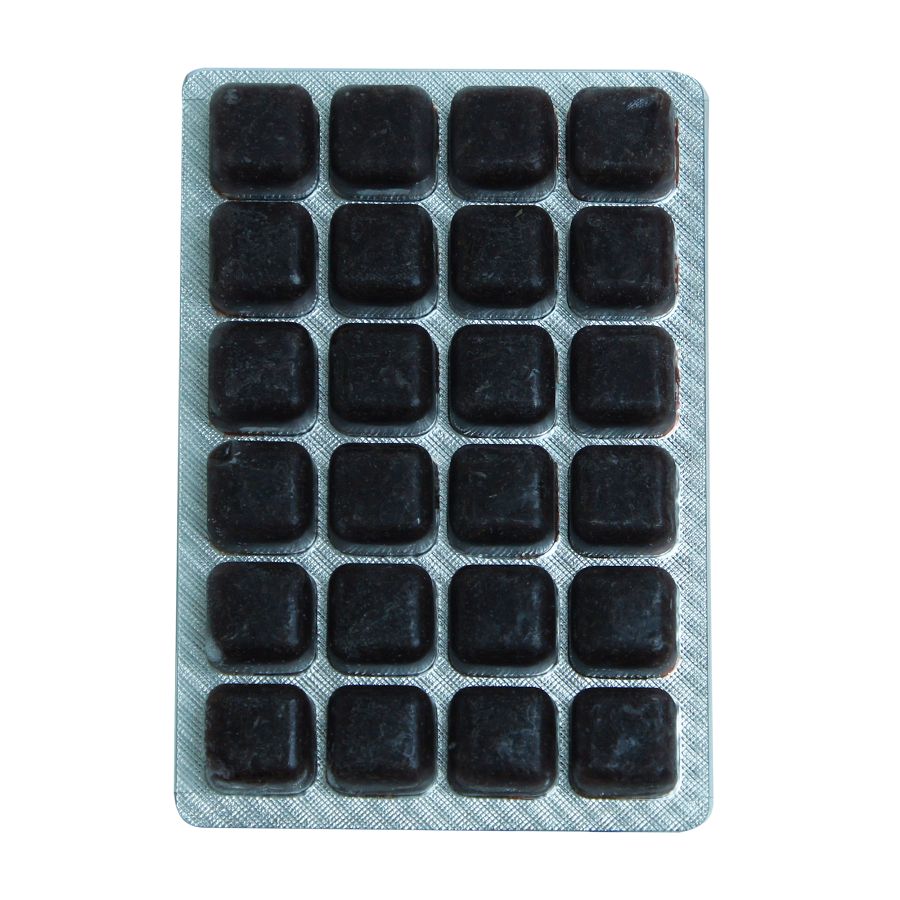 Аква Меню "Мотыль средний" 100 гр свм корм для рыб (блистер)